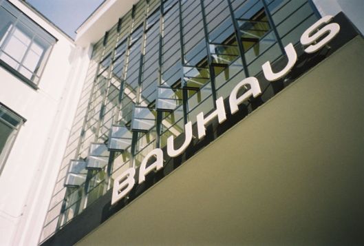 800px-BauhausType